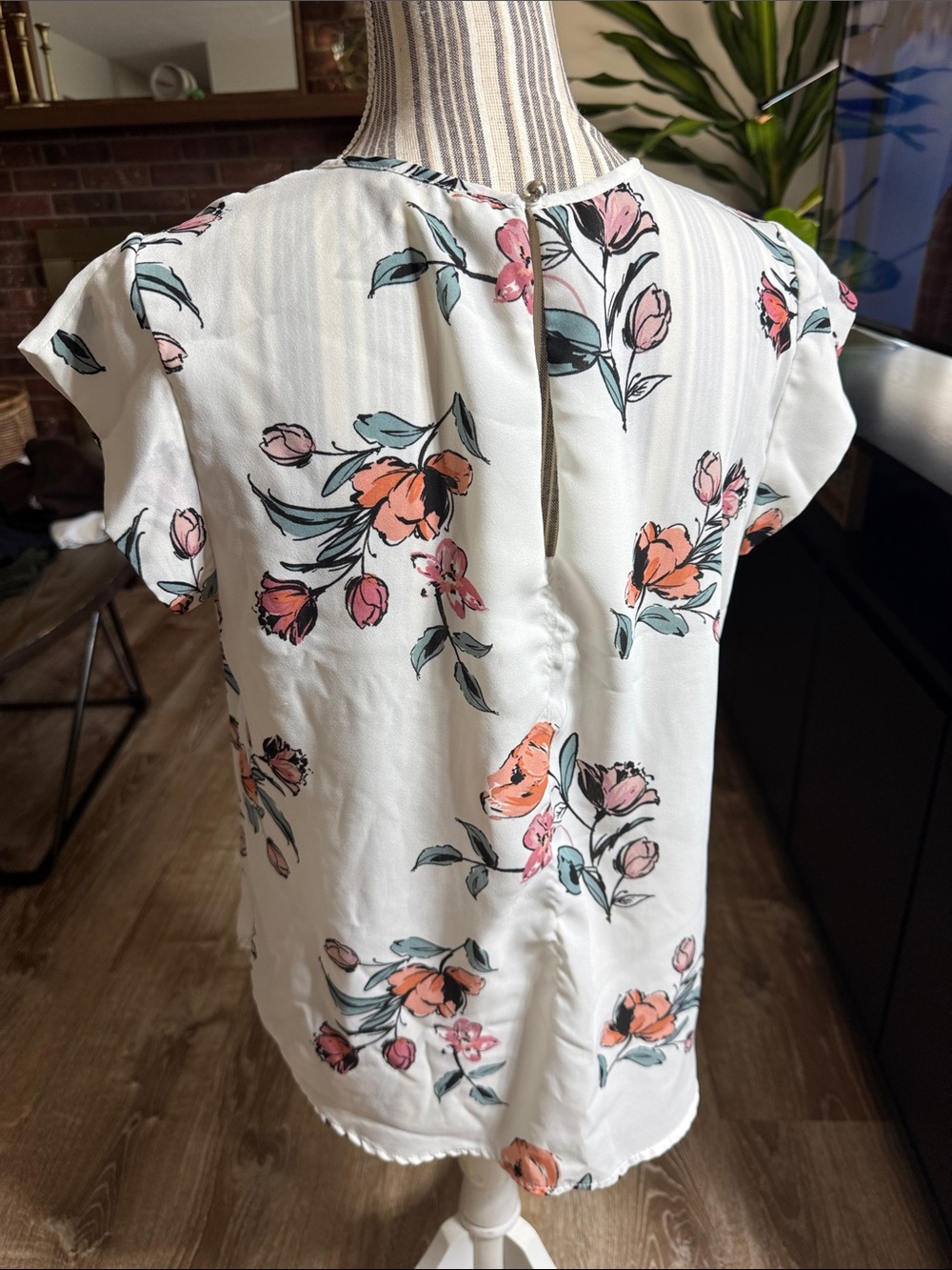 Lily White Cream Floral Short-Sleeve Pocket Top with Peach & Pink Blooms - Picture 2 of 2